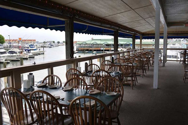 The store boathouse restaurant