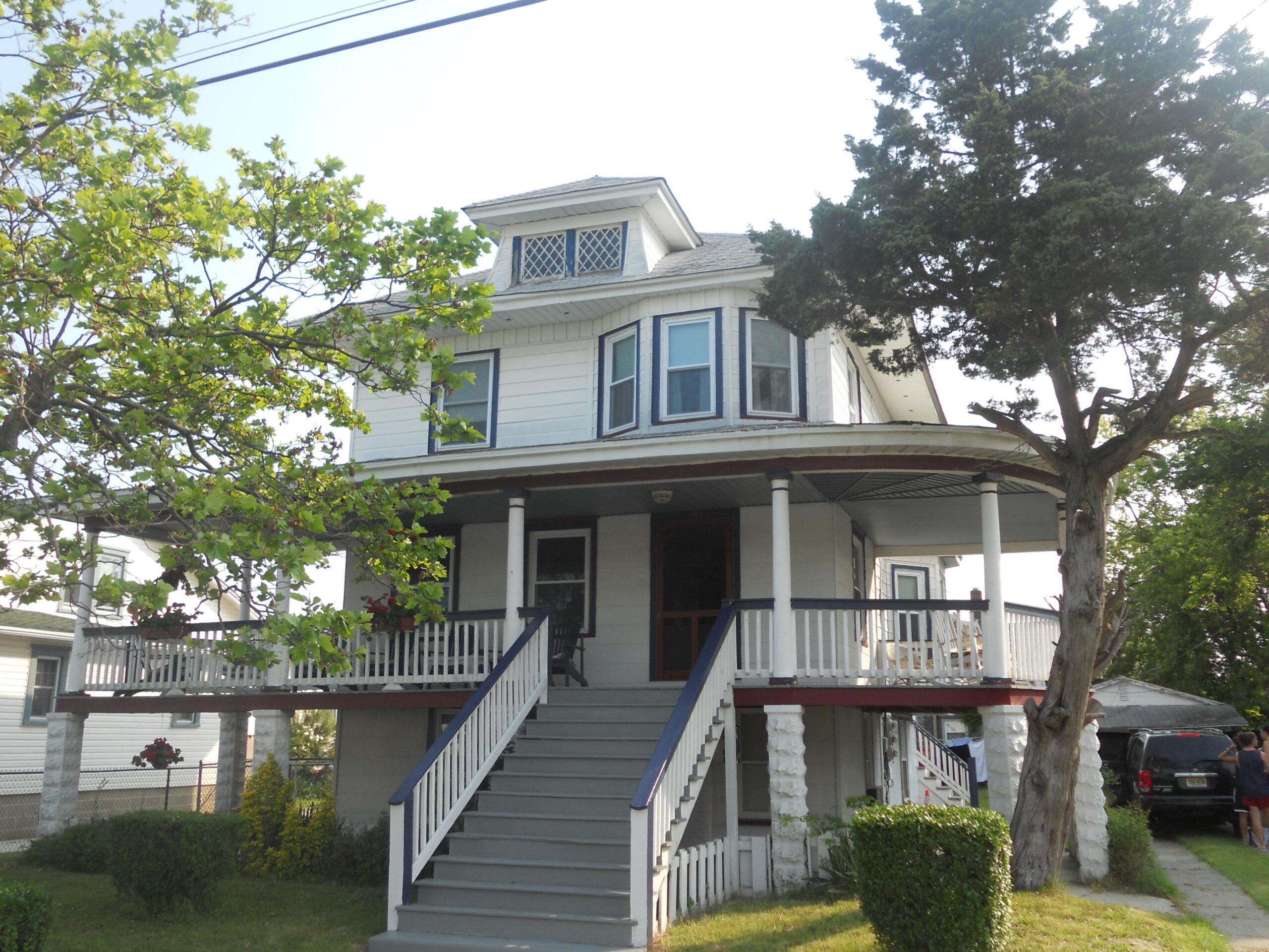 123 E 25th Queen Anne Victorian