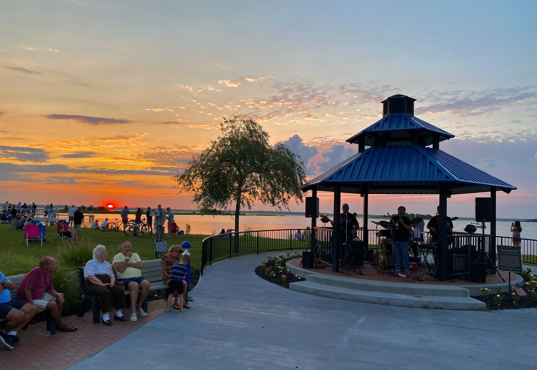 Sunset Lake Live Music